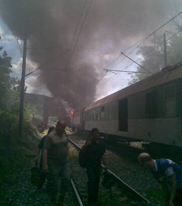 Nehoda vlaku v Černošicích (foceno mobilem)
