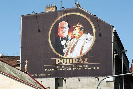 "Podraz". Plakát, který zesmuje Václava Klause a Jiího Paroubka ped volbami do Evropského parlamentu.