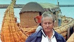 Thor Heyerdahl. Proslulý norský dobrodruh a badatel s papyrusovým lunem prokázal, e do Ameriky mohli doplout u starovcí Féniané. 