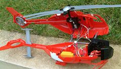 Vrtulník na dálkové ovládání - ilustraní foto.