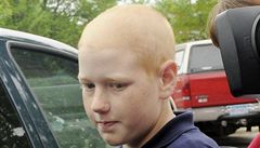 Unesla třináctiletého syna, aby zabránila chemoterapii