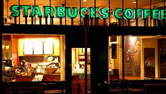 Amerian chce navtvit vechny kavrny Starbucks na svt