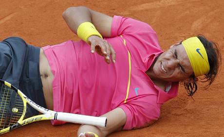 Rafael Nadal na zemi.