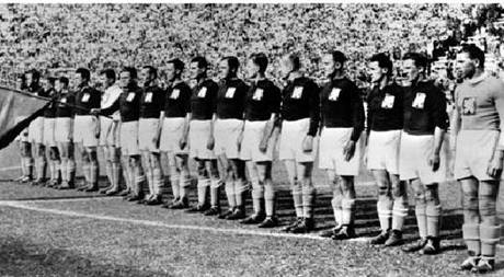 Český tým nastoupený před finále MS 1934.