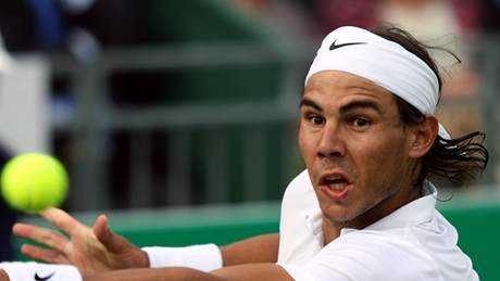 Rafael Nadal pi exhibici proti Hewittovi.