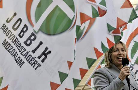 Poslankyn za maarskou stranu Jobbik Krisztina Morvaiová.