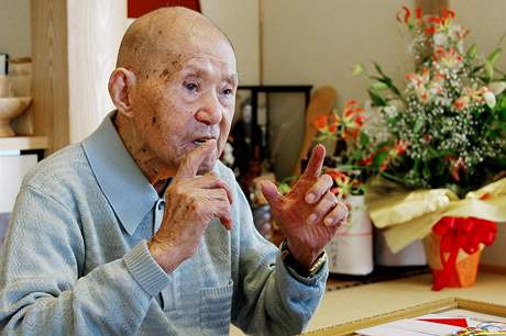 V Japonsku zemel nejstarí mu svta, Tomodi Tanabe se doil 113 let.