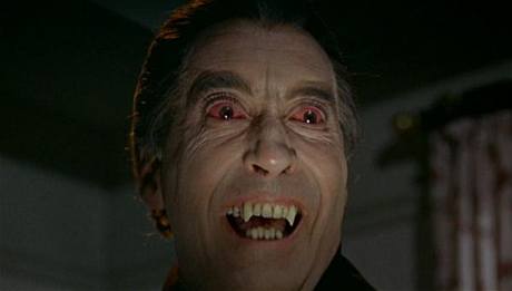 Christopher Lee jako hrab Dracula
