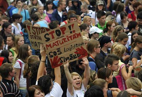 Studentský protest proti státním maturitám, který probhl v ervnu v Praze.