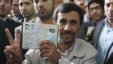 Mahmúd Ahmadíneád u voleb