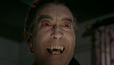 Christopher Lee jako hrab Dracula