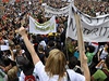 Studenti v Praze protestují proti státním maturitám