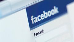 Každý čtvrtý mladý Brit se pokusil 'vloupat' na Facebook