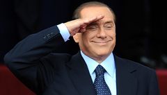 Postien zemtesenm v Aquile chytl Berlusconiho za slovo, chce u nj bydlet