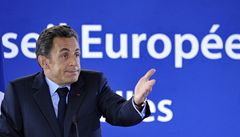 Sarkozy chce dohnat USA, navrhuje měřit ekonomiku 'štěstím' 