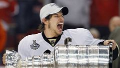 Crosby a Stanley Cup.