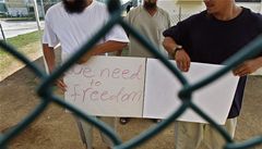 V Guantánamu uměle vyživují hladovkáře. Nepřestanou ani o Ramadánu