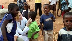 Madonna adoptuje tříletou Mercy z Malawi, dovolil jí to soud 