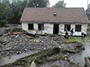  Zniená chalupa po povodni, která v noci na 27. ervna postihla Bukovou a dalí obce na Jesenicku