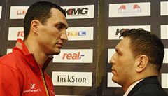 Vladimir Kliko (vlevo) a Ruslan agajev tv v tv.