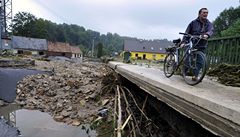 Silnice v obci Buková, která byla vodním živlem zcela zničena | na serveru Lidovky.cz | aktuální zprávy