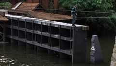 Praha staví protipovodňové zábrany, Vltava stále stoupá