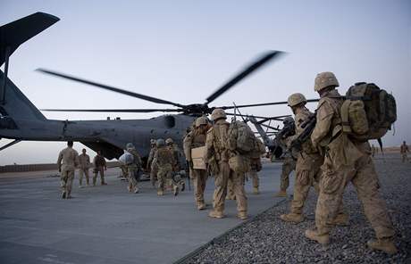 Amerití vojáci v Afhánistánu na jihu zem. 