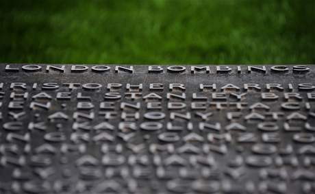 V Londýn byl odhalen památník obtem atentát 7. ervence 2005.