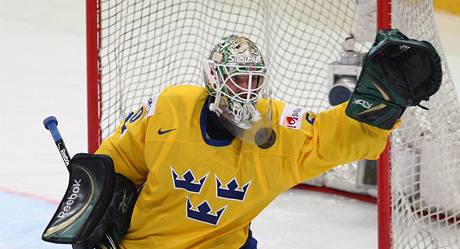 Vítej NHL, jakoby říkal švédský brankář Jonas Gustavsson.