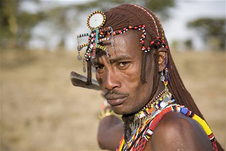 Člen afrického kmene Masajů, kteří patří mezi vysoká etnika na černém kontinentě.