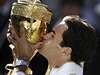 Radující se Roger Federer.
