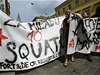 Prahou pochodovali squattei na protest proti vyklizení squatu Milada.