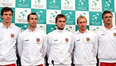 Český tým (zleva): Tomáš Berdych, Radek Štěpánek, Ivo Minář, Lukáš Dlouhý a nehrající kapitán Jaroslav Navrátil.