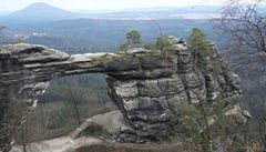 Jak vznikají skalní brány? Vědci objasnili záhadu