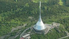 Liberecký kraj zastavil jednání o koupi Ještědu, nemá peníze 