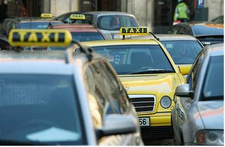 Taxi na kolejích se mají stát kadodenní souástí dopravy v metropoli.