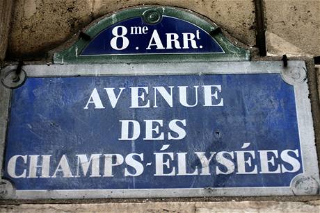 V neděli mohly mít ve Francii otevřeno jen prodejny na Champs Elysees