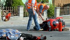 Pi dopravní nehod motorky a osobního automobilu v Jedovnicích na Blanensku 5. ervence zahynul ticetiletý mu. idi motorky na míst podlehl váným zranním hlavy