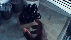 Interaktivní kampa� proti no�ení zbraní spustila londýnská policie.