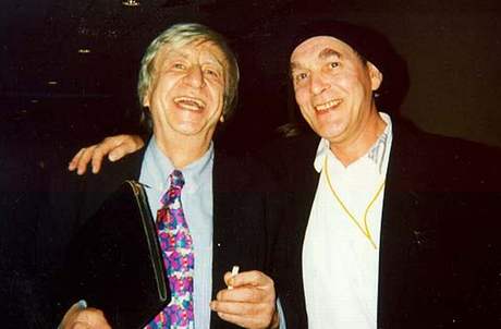 Heinz Edelmann (vlevo), Neil Aspinall (vpravo)