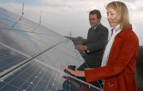 Solární elektrárna - ilustraní foto.