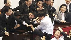 V jihokorejskm parlamentu dolo pi schvalovn reforem na psti 