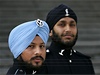 Sarjvit Sing a Simranjit Singh. Sikhové, kteí stráí anglickou královnu