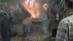 Odlévání zvonu - ilustra�ní foto