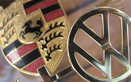 VW koupil polovinu Porsche