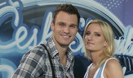 eskoslovenská SuperStar, reality show televize Nova - moderátoi Leo Mare a Adela Banáová