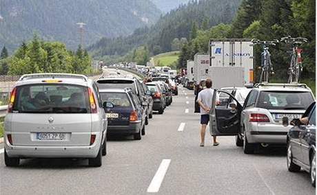 Slovinsko ustoupilo. Zavede týdenní dálniní známky.