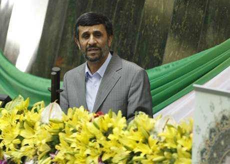 Mahmúd Ahmadíneád sloil písahu pro druhé funkní období.