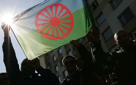 Romská vlajka - ilustraní foto.