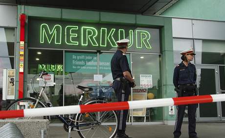 Policisté zastelili trnáctiletého zlodje stelou do zad. Rakousko je poboueno.